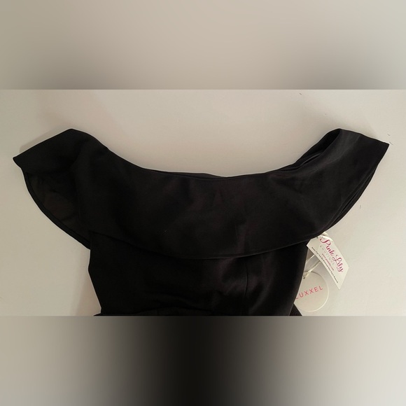 NWT Short Jumpsuit with Train. - Picture 8 of 8